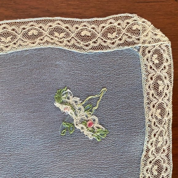 VINTAGE HANKIES! Set of two blue/lavender/white spring tones! GORGEOUS! - Picture 4 of 7